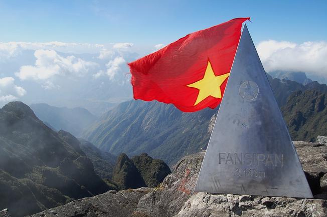 Cuộc thi leo núi Chinh phục đỉnh Phan Si Păng hấp dẫn du khách