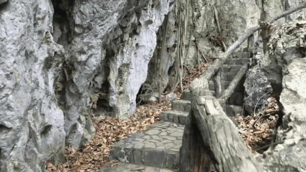 Núi đá vôi ở Hà Tiên