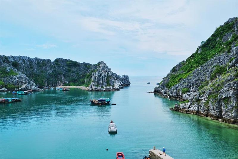 Đảo Long Châu và vẻ đẹp hùng vĩ