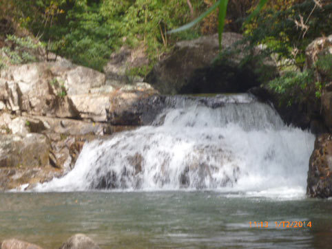 Suối Đa Nhông - Dải lụa vắt ngang núi rừng Phước Bình3
