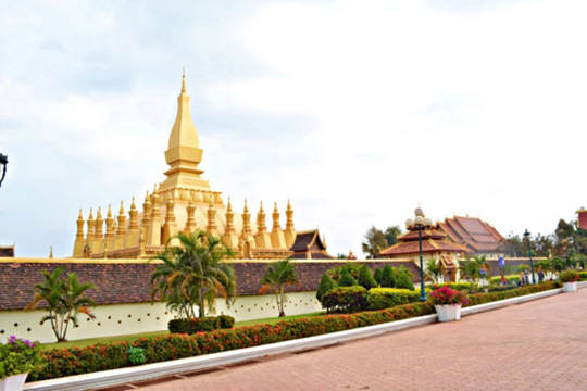 Du lịch Lào - Pha That Luang - iVIVU.com