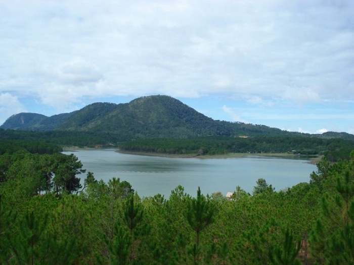 Hồ Ghềnh Chè Thái Nguyên2