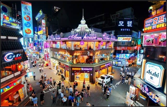 Khu phố Gangnam với nhiều khu vui chơi. giải trí (Ảnh: ST)
