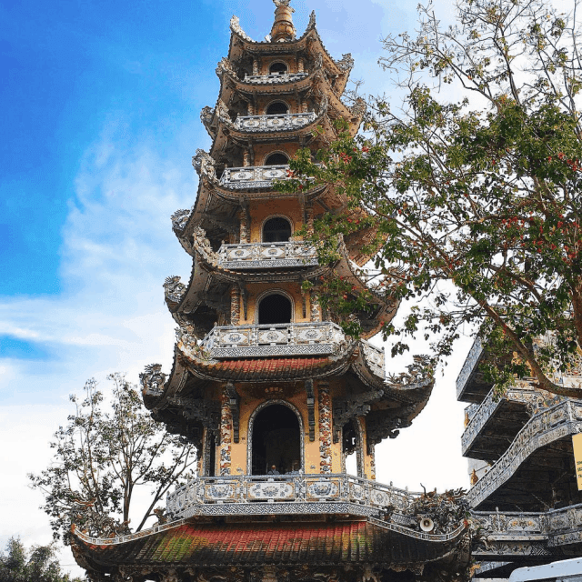 Tháp chuông chùa Linh Phước 