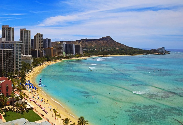 bãi biển Waikiki -  địa điểm du lịch nổi tiếng ở Hawaii