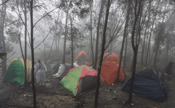 Cắm trại trên núi Chứa Chan