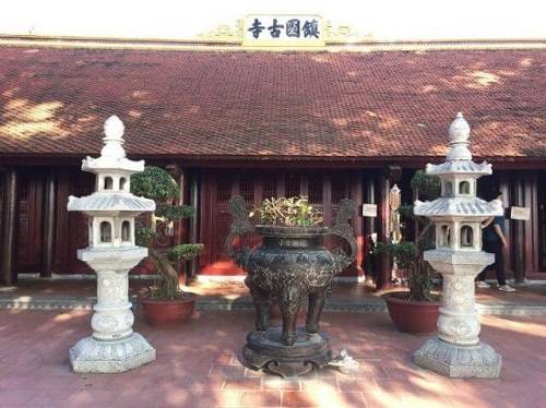 chính điện chùa Trấn Quốc