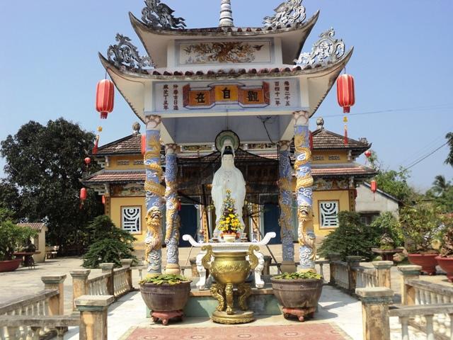 nơi thờ cúng Chùa Linh Quang Nha Trang