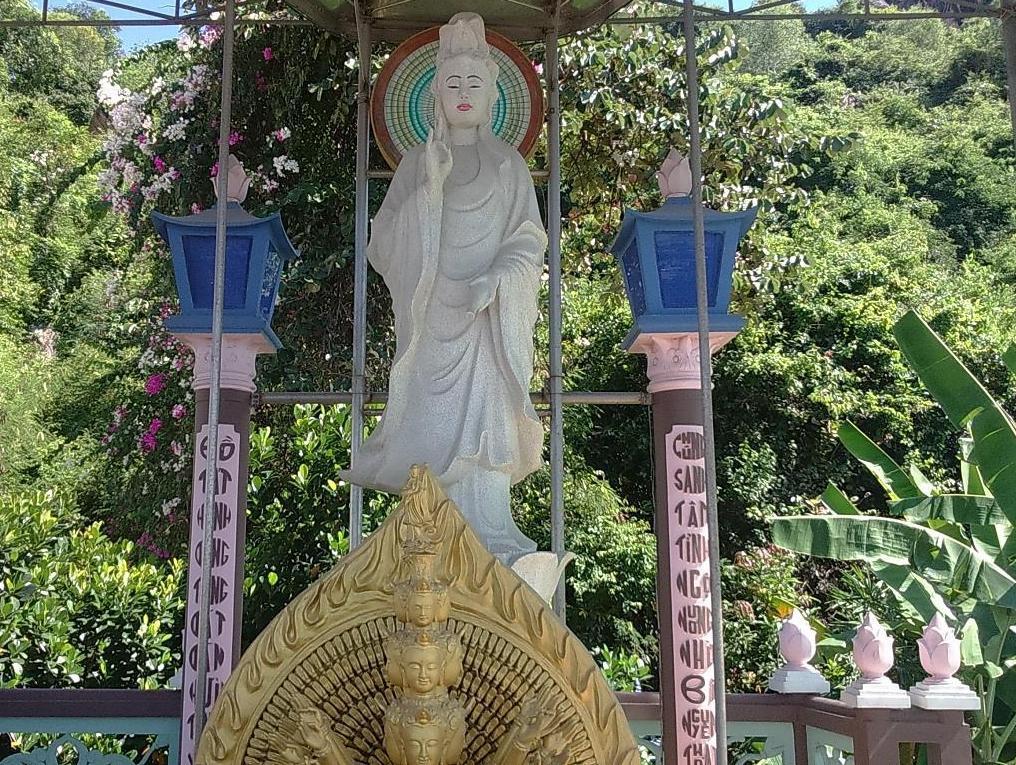 nơi thờ cúng Chùa Hải Ấn Nha Trang – Chùa Hang Nha Trang