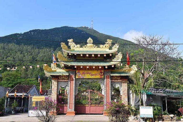 Cổng chùa Bảo Lâm