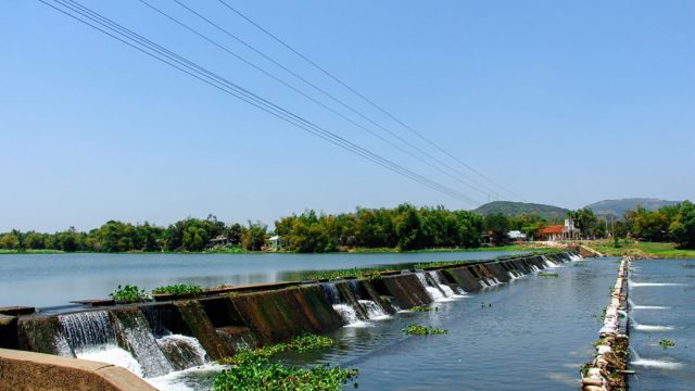 Đập Tam Giang là công trình thủy lợi quan trọng giúp tưới tiêu cho các cánh đồng ruộng ngút ngàn ở các xã An Thạch, An Ninh