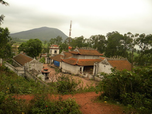 Toàn cảnh đền Cuông