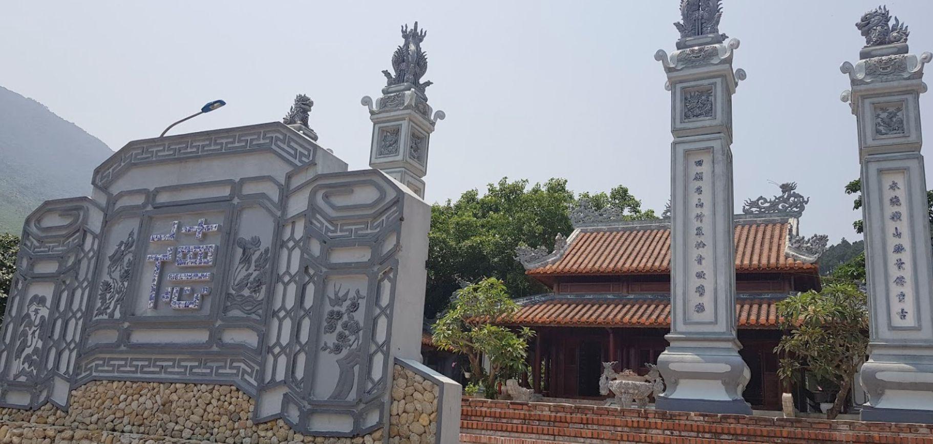  Tham Quan Đền thờ Thánh Mẫu Liễu Hạnh Quảng Bình 9