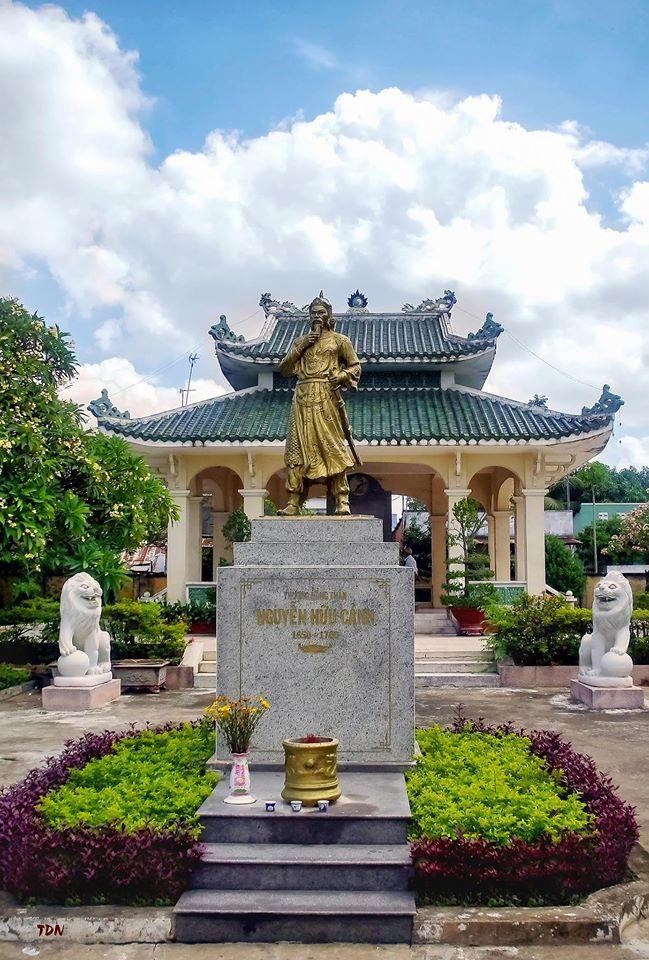 Tham Quan Lăng mộ Lễ Thành Hầu Nguyễn Hữu Cảnh Lệ Thủy Quảng Bình10