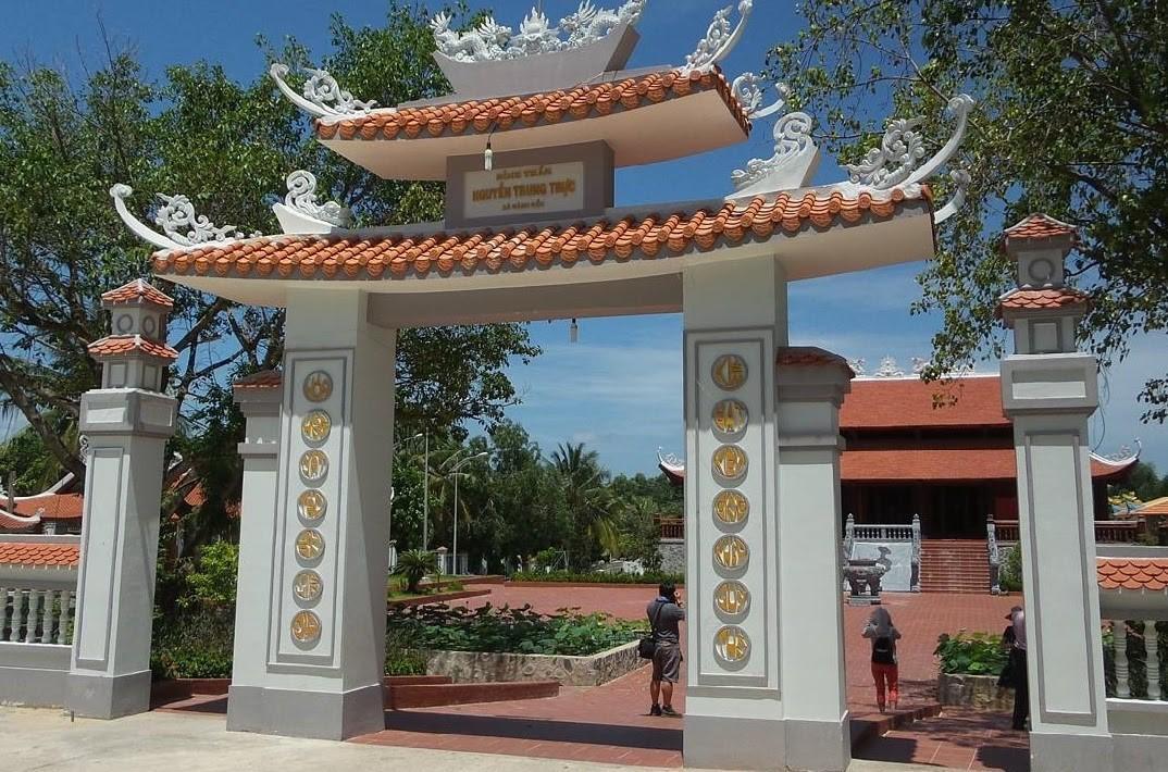 Cổng vào đền thờ Nguyễn Trung Trực Phú Quốc