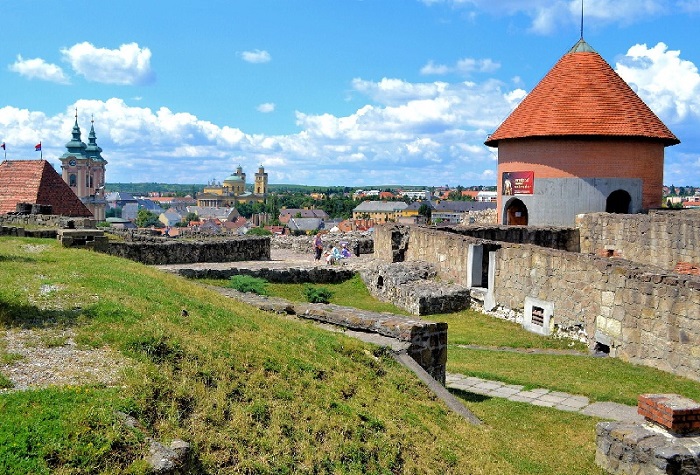 Địa điểm du lịch Hungary - Lâu đài Eger