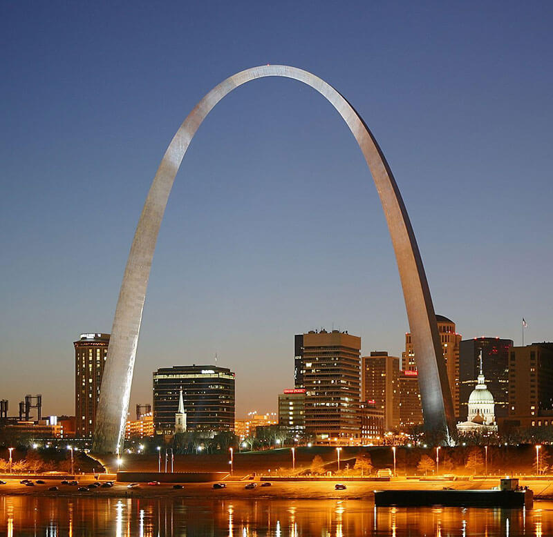địa điểm nổi tiếng ở mỹ - Cổng Vòng cung Gateway Arch, St. Louis khi thành phố lên đèn.