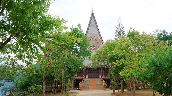 Tham Quan Nhà thờ có kiến trúc nhà rông duy nhất Gia Lai3