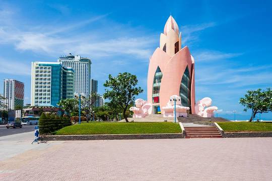 Tháp Trầm Hương Nằm dọc biển Nha Trang 