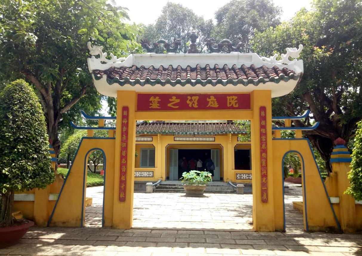 Khu di tích lăng mộ Nguyễn Đình Chiểu Bến Tre4