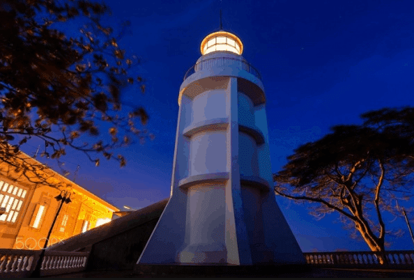 Vẻ đẹp của ngọn hải đăng Vũng Tàu lúc về đêm