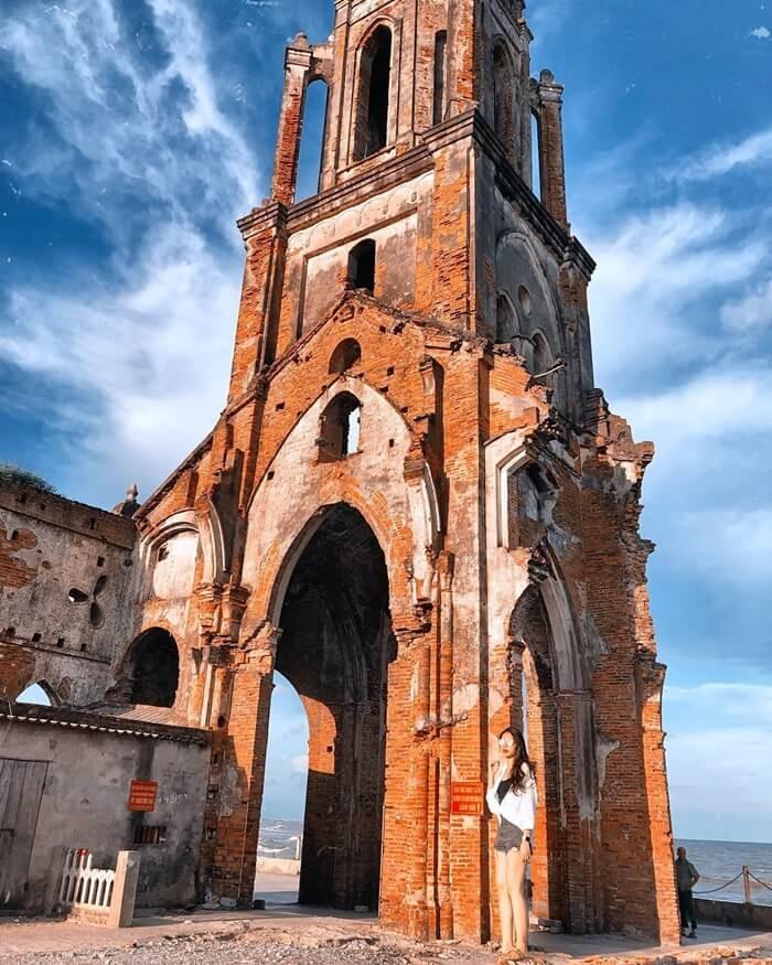 Nhà thờ đổ Nam Định sở hữu hệ mái vòm cong vút