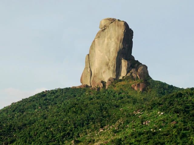 núi Đá Bia Phú Yên2
