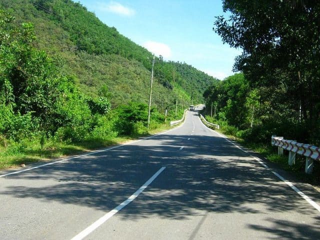 Đường đến vực phun Phú Yên