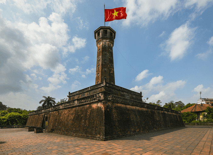 Cột cờ Nam Định - sân cột cờ