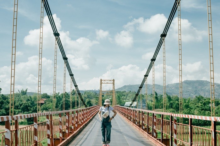 Cầu treo Kon Klor nối đôi bờ sông Đắk Bla Kon Tum