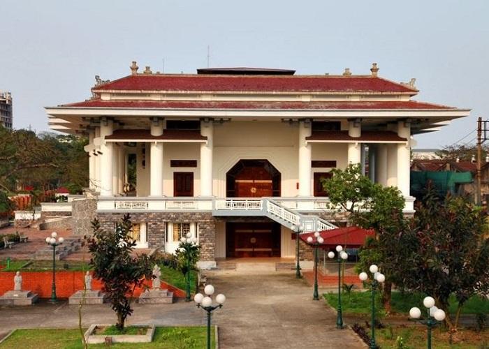 Tham quan bảo tàng Nam Định