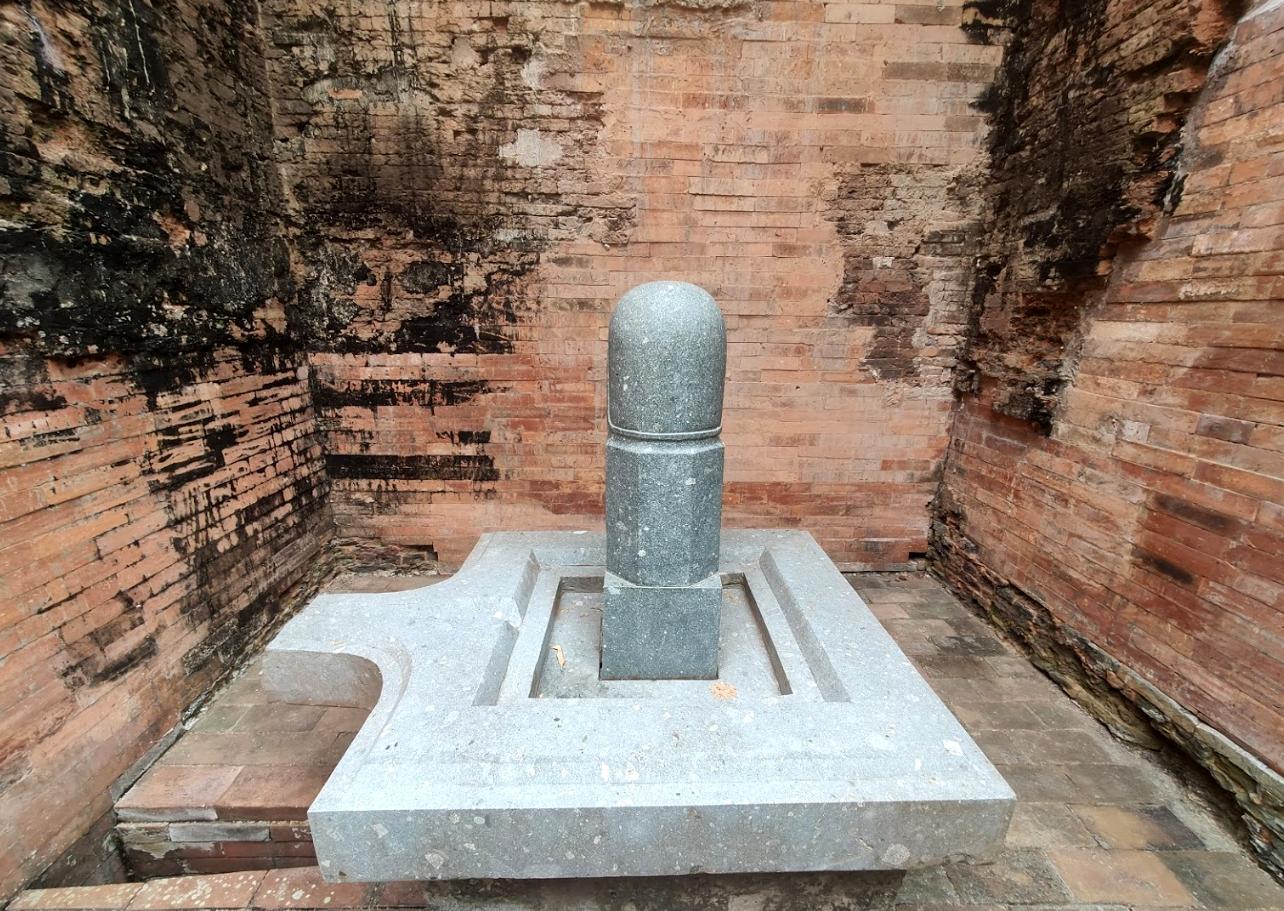 Khám phá công trình lịch sử  Tháp cổ Vĩnh Hưng hơn 1000 năm tuổi 2