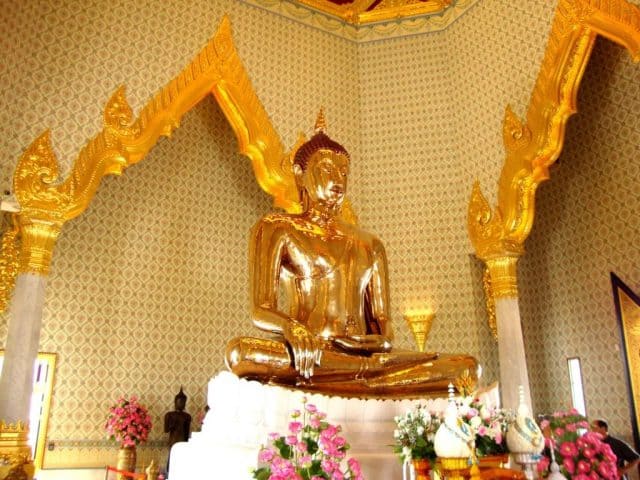 Chùa Vàng nổi tiếng ở Bangkok (Ảnh ST)