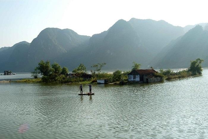 Vãn cảnh ở hồ Đồng Thái Ninh Bình 