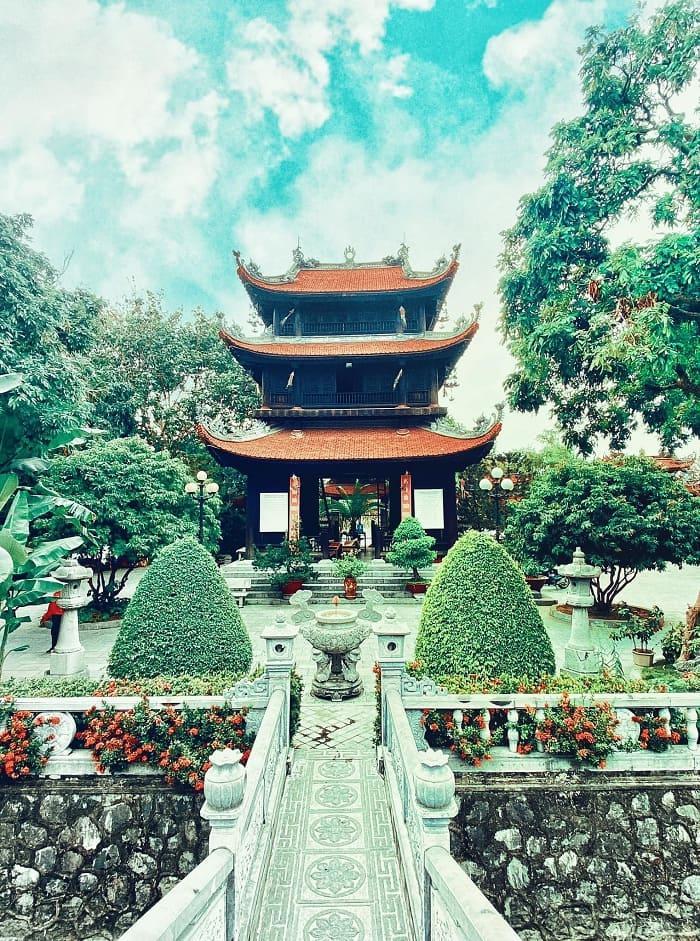 vườn tháp - công trình linh thiêng tại chùa Phổ Chiếu 